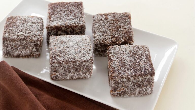 Bolo Lamingtons