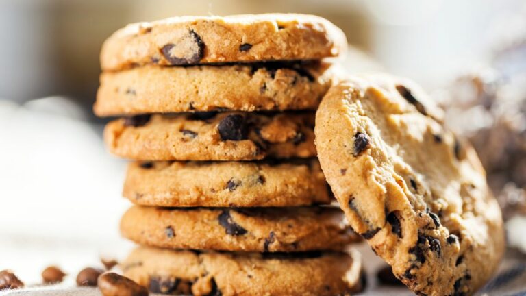 Cookies clássicos com gotas de chocolate