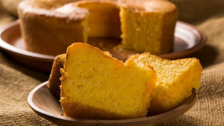 Receita de Bolo de Fubá sem Leite