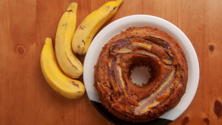 Bolo de banana com canela sem açúcar!