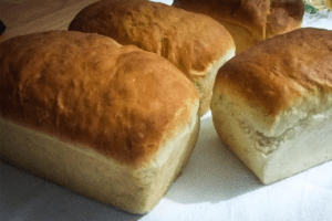 Delícia Caseira: Pão na Forma de Bolo Inglês